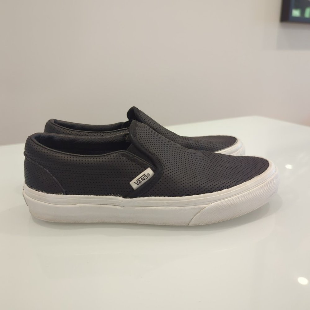 Vans  Slip-On Perf Leather Shoe US6